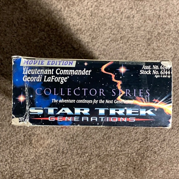 Star Trek Generations Doll - Picture 4 of 8